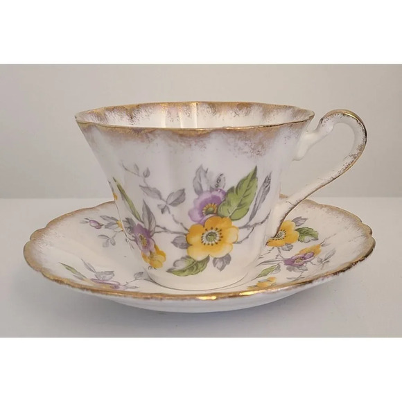 Rare Vintage Gladstone teacup‎ and saucer, bone china,ade in England - Picture 2 of 6
